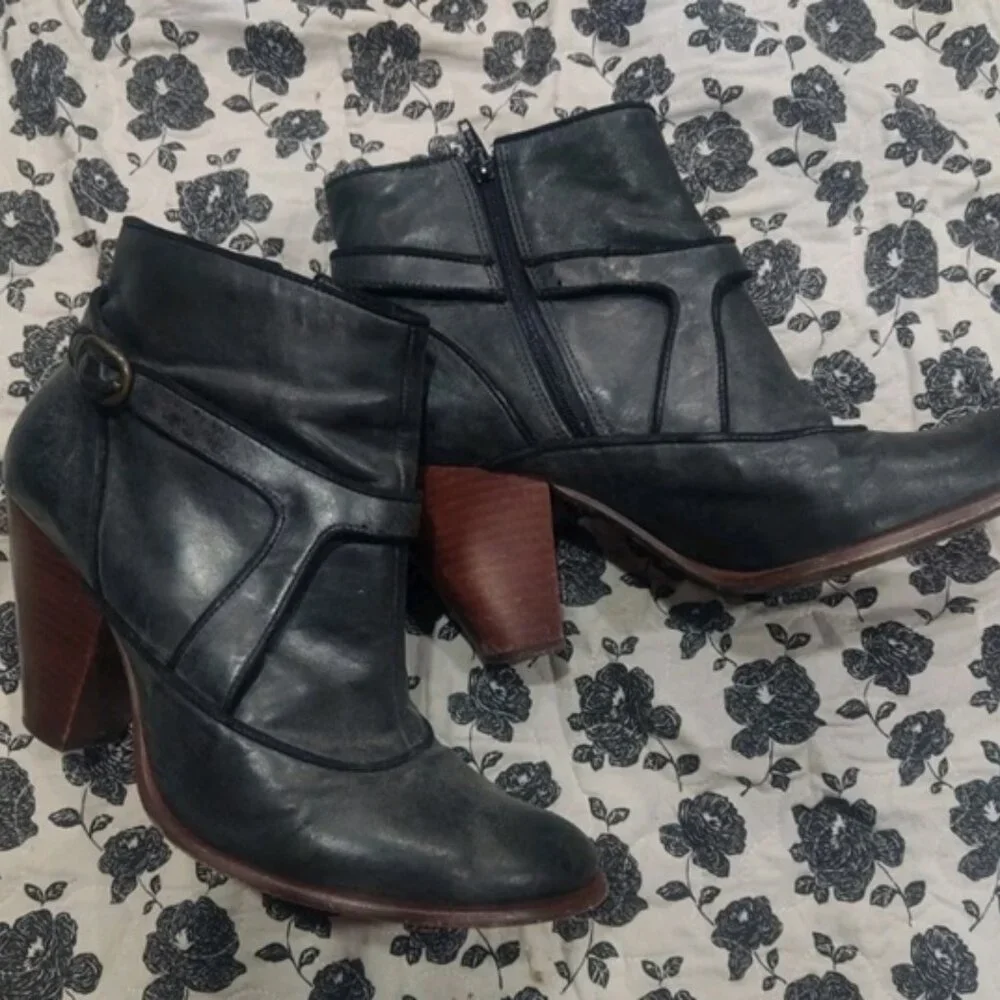 Poetic License Black Women's Unique Boots Booties Leather 9.5 B - Picture 1 of 8